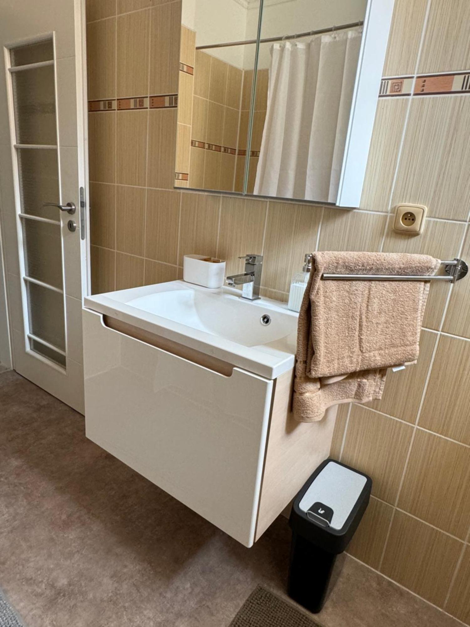 Stylish Centre Apartment Tgm Karlovy Vary Bagian luar foto